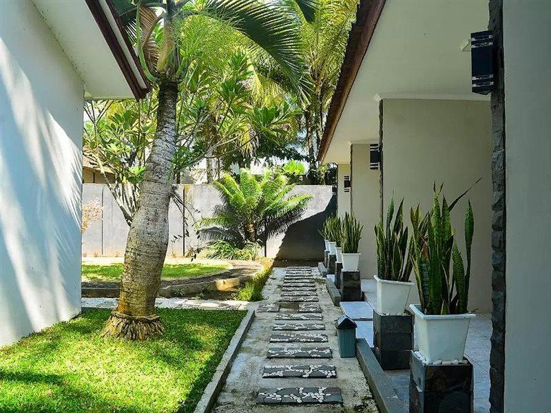 Oyo 816 The So Hotel Cijulang Exterior photo