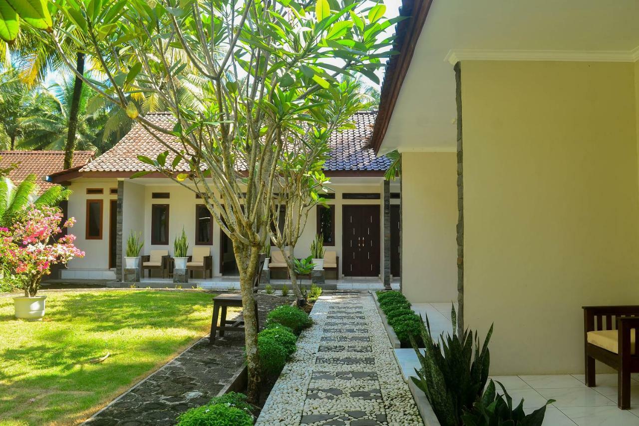 Oyo 816 The So Hotel Cijulang Exterior photo